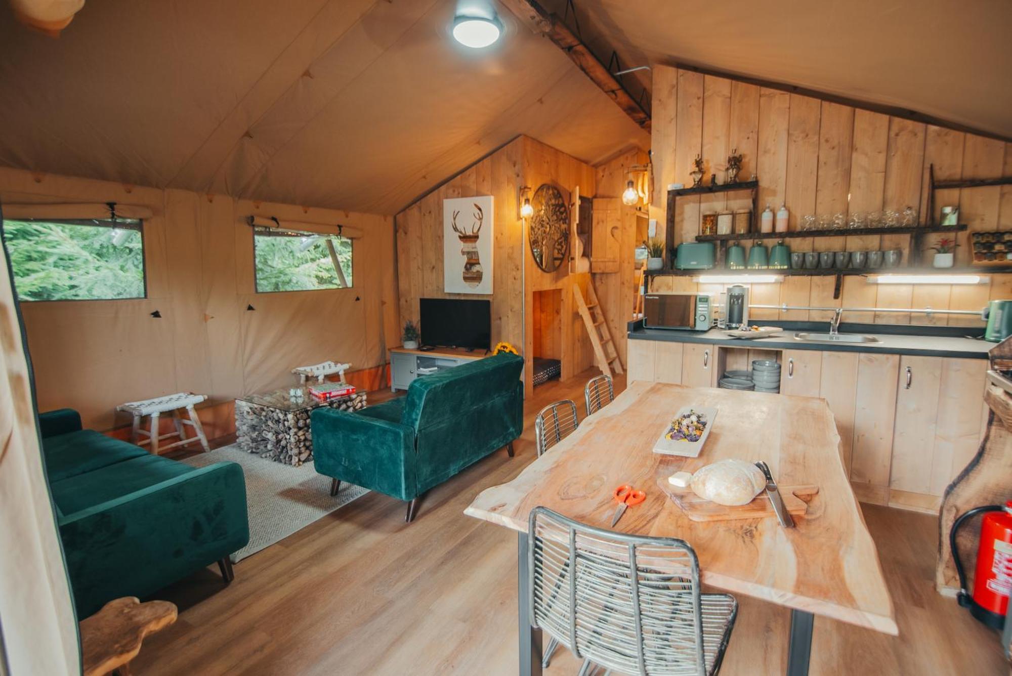 Cosy Forest Lodge Penrhos  Esterno foto