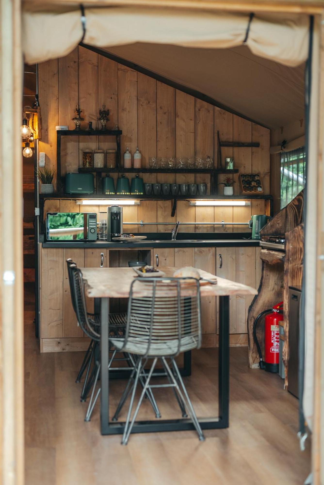 Cosy Forest Lodge Penrhos  Esterno foto